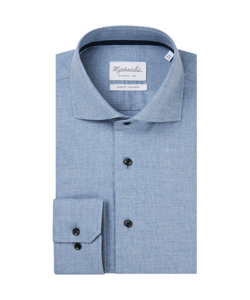 Lichtblauw geweven overhemd met donkere knopen