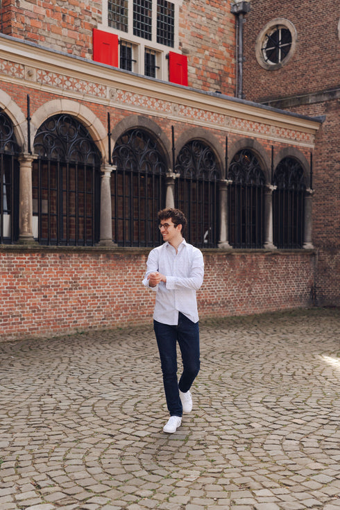 Blauw overhemd met bloemenpatroon