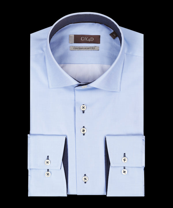 Lichtblauw overhemd met donkerblauwe binnenkant (Extra lange mouwen)